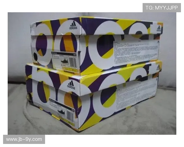 探秘那些真假难辨的足球鞋背后隐藏的设计与工艺细节解析全面深探